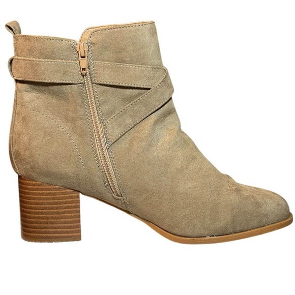 Lane Bryant Dream Cloud Ankle Bootie 10 W - Picture 4 of 8